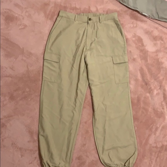 Tan Uniqlo Loose Cargo Fit Pants - Picture 3 of 4